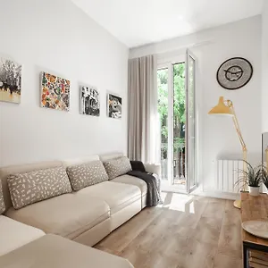  Apartment Art House Fira
